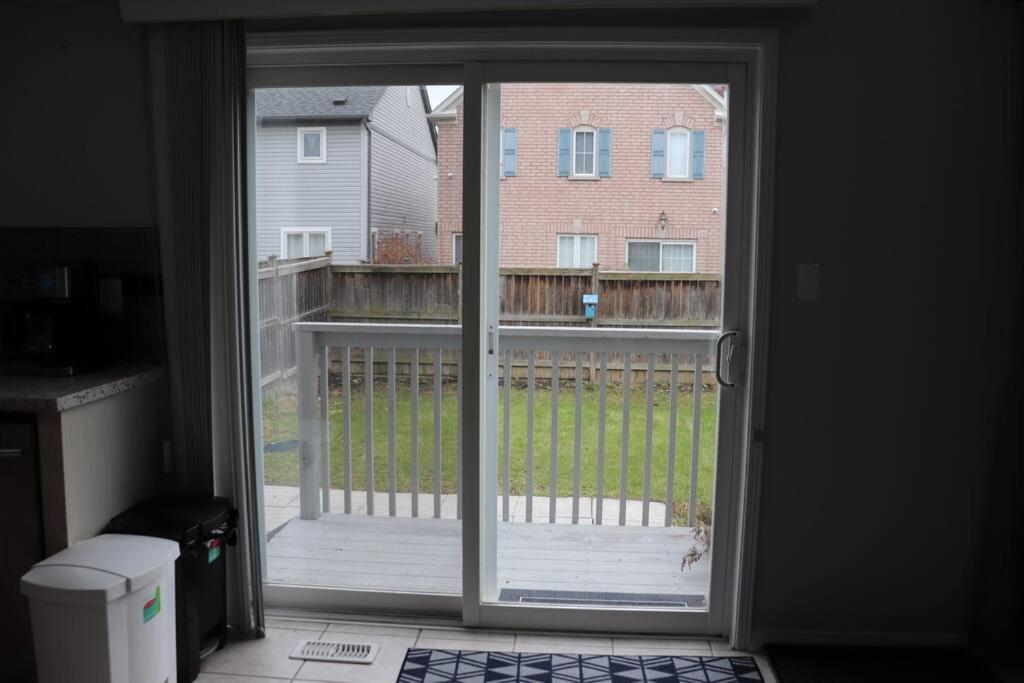 Entire 4 Bed Room Detached Residential Home Ajax Dış mekan fotoğraf