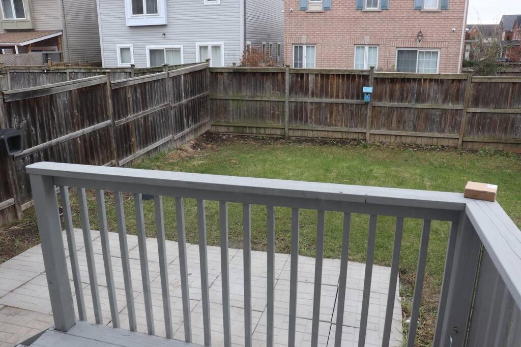 Entire 4 Bed Room Detached Residential Home Ajax Dış mekan fotoğraf