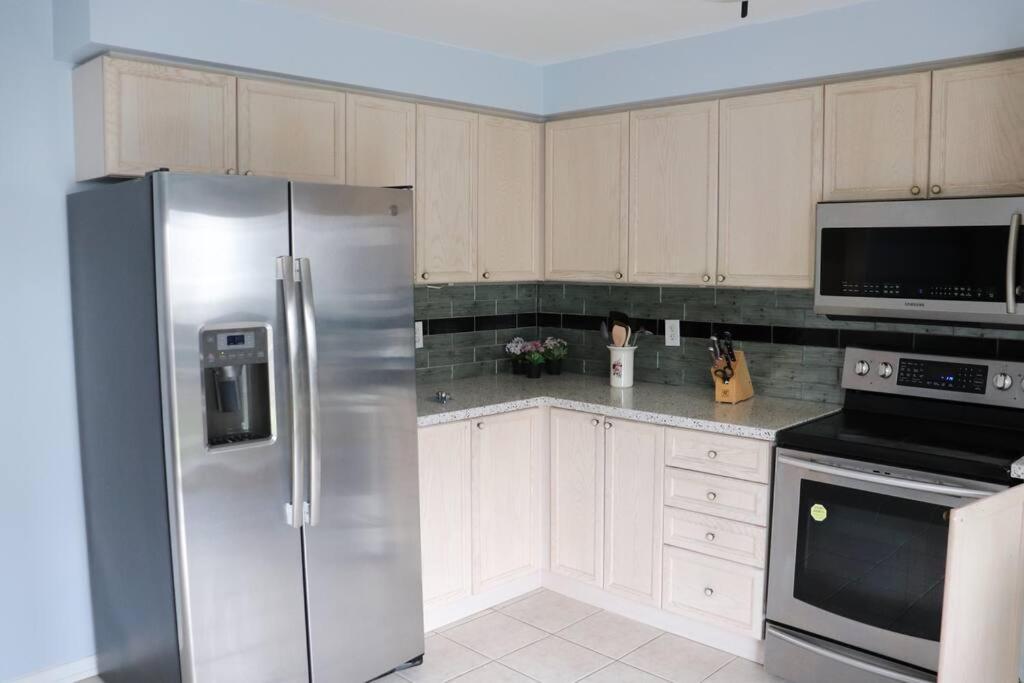 Entire 4 Bed Room Detached Residential Home Ajax Dış mekan fotoğraf