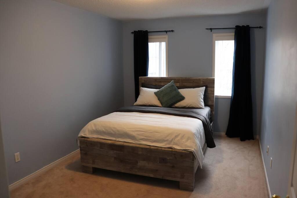 Entire 4 Bed Room Detached Residential Home Ajax Dış mekan fotoğraf